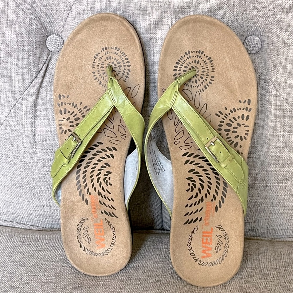 Weil size 10 green sandal